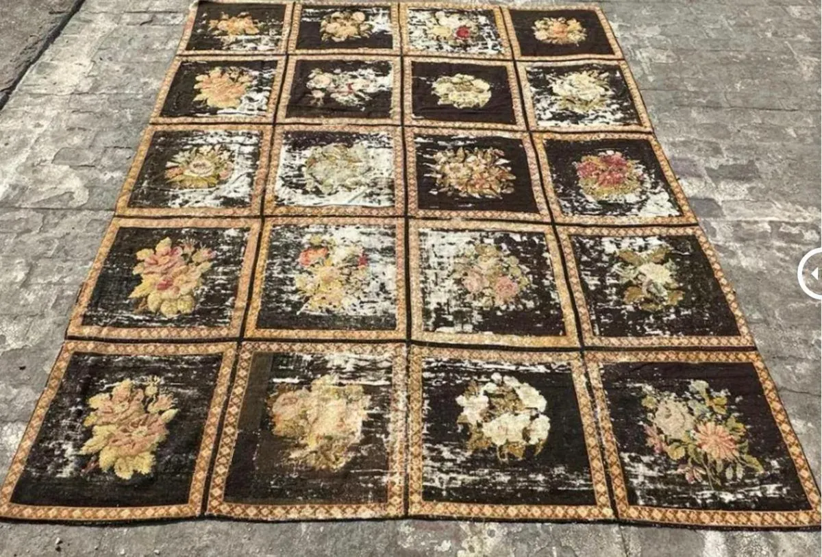 Tapis ancien confié à l'atelier